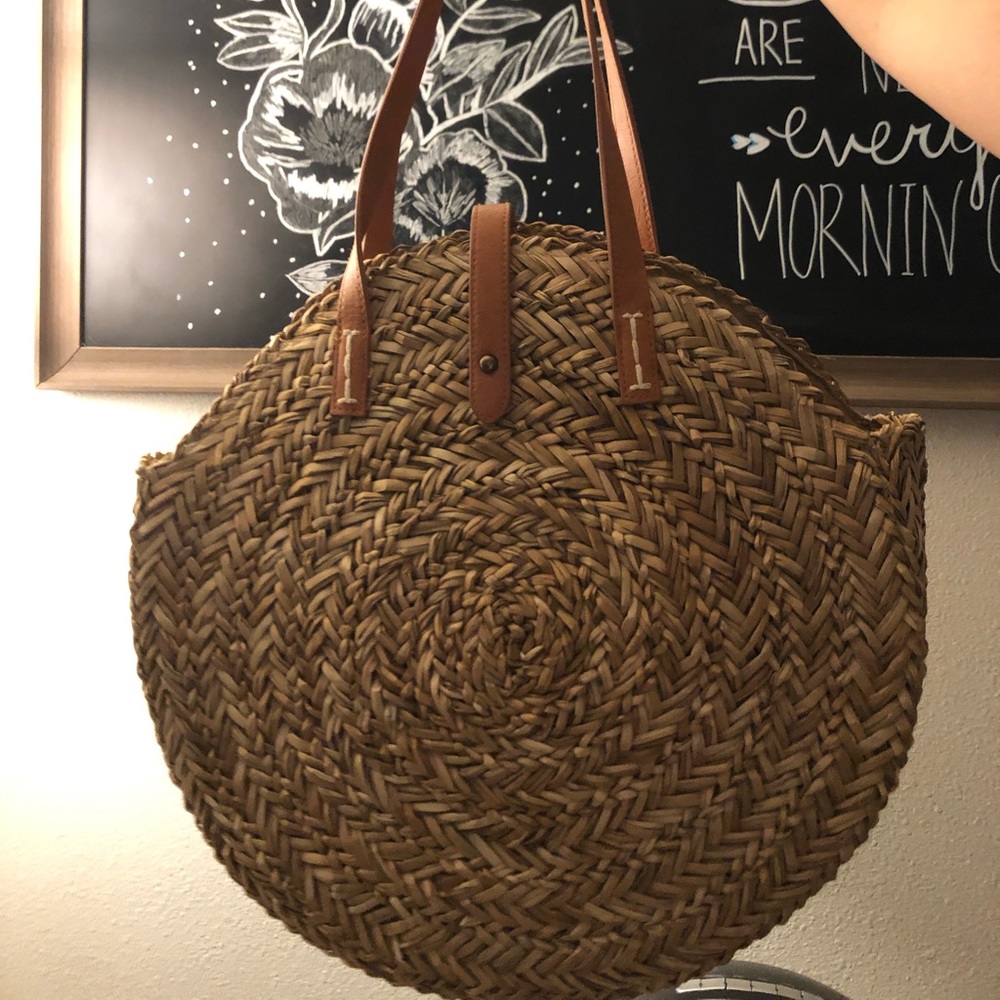 Circle straw tote handbag